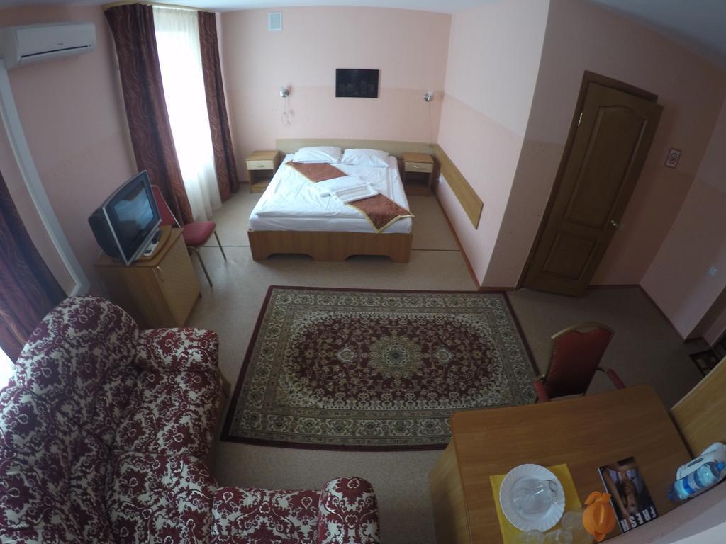 Kurmet Hotel Uralszk Szoba fotó